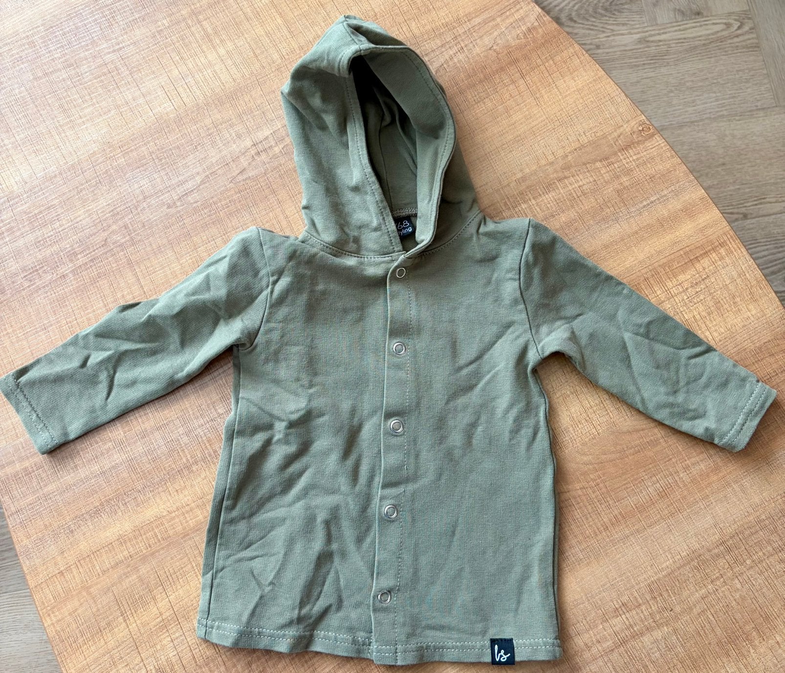 Khaki groen vest. Babystyling. Maat 62-68, Ophalen of Verzenden, Jongetje, Truitje of Vestje