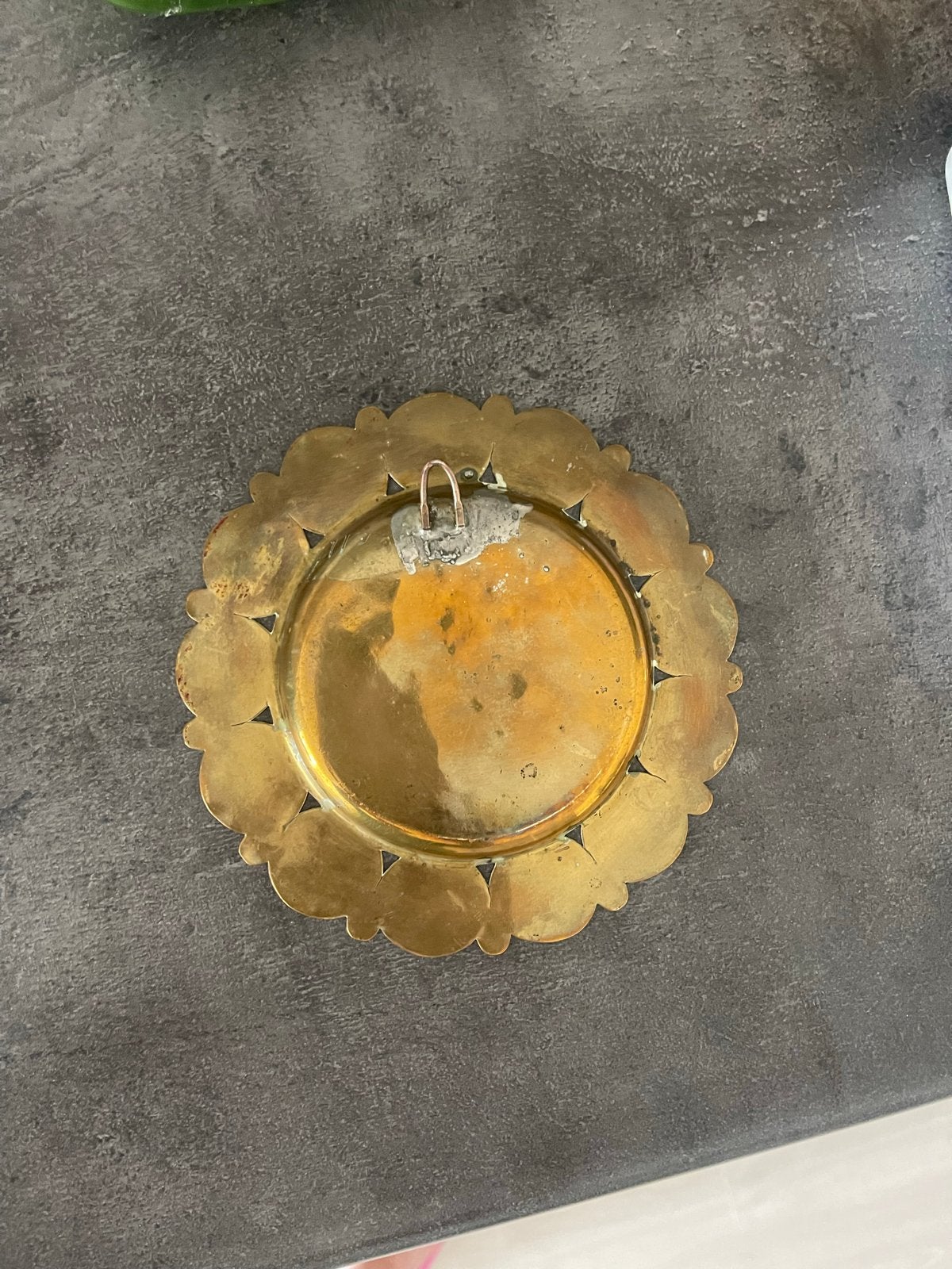 Decoratief koperen schaaltje met sierlijke rand, Ophalen of Verzenden