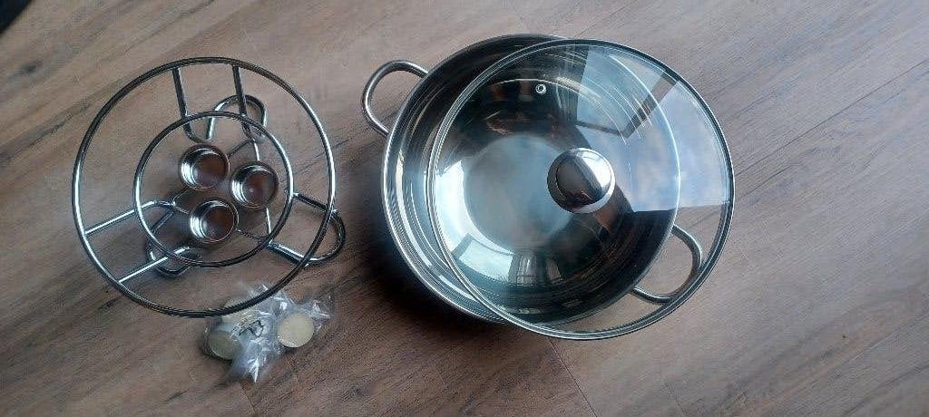 Nieuwe RVS wok / serveerpan met rechaud – ongebruikt, Huis en Inrichting, Nieuw, Ophalen of Verzenden, Rvs, Met deksel