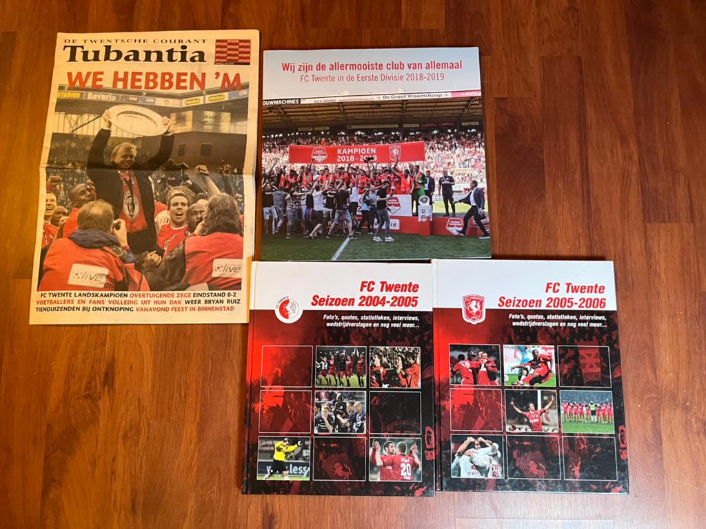Fc Twente boeken, Boeken, Ophalen, Zo goed als nieuw, Balsport