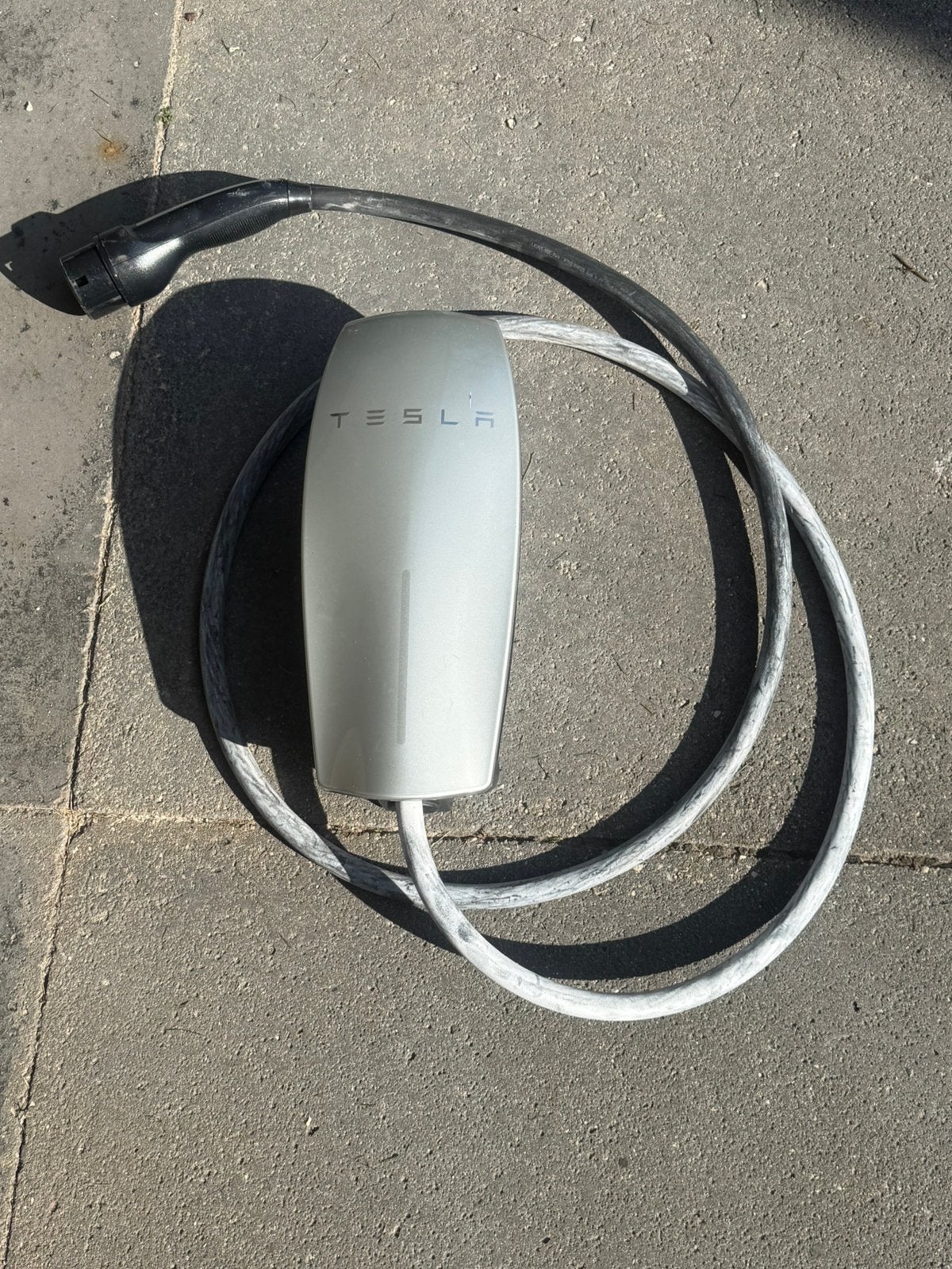 Tesla Wall Connector Laadpaal - Zeer Goede Staat