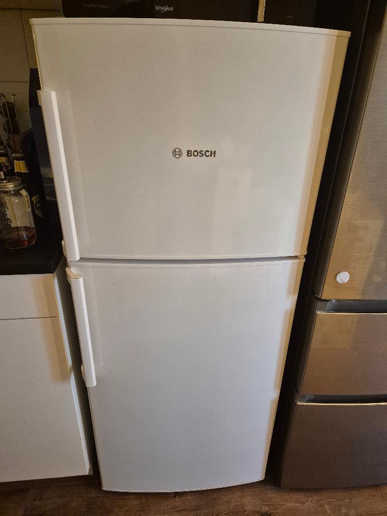Koelkast vries combi Bosch, Witgoed en Apparatuur, Koelkasten en IJskasten, Ophalen, Gebruikt, 200 liter of meer, Met aparte vriezer