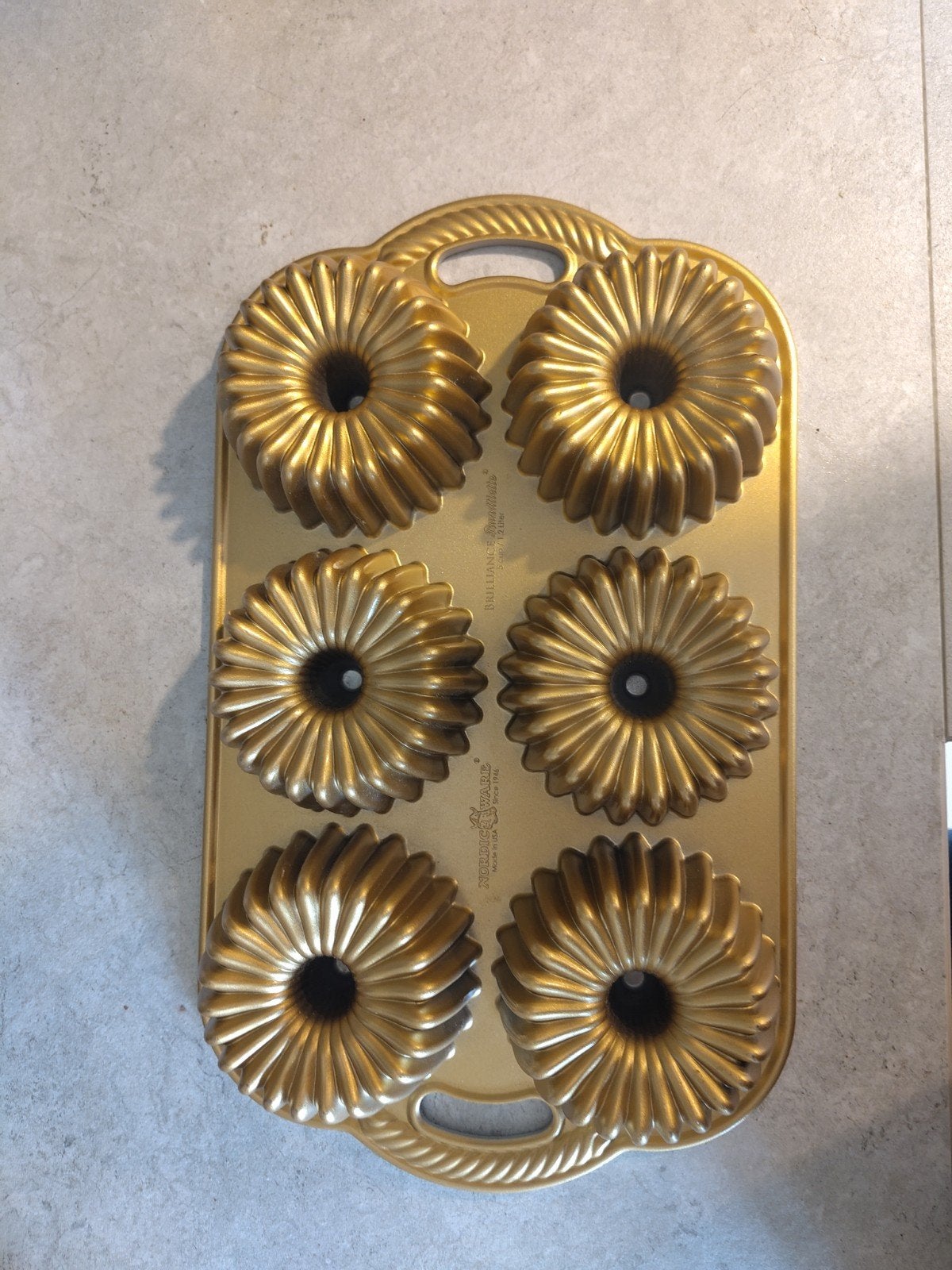 Nordic Ware bakvorm, Hobby en Vrije tijd, Ophalen of Verzenden, Zo goed als nieuw, Taarten of Cupcakes, Bakvorm
