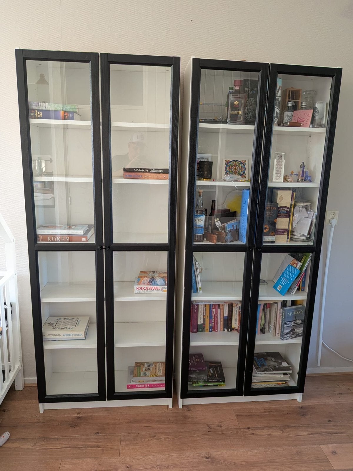 IKEA Billy boekenkasten met glazen deuren (zwart/wit), Huis en Inrichting, Ophalen, 200 cm of meer, 150 tot 200 cm, Zo goed als nieuw