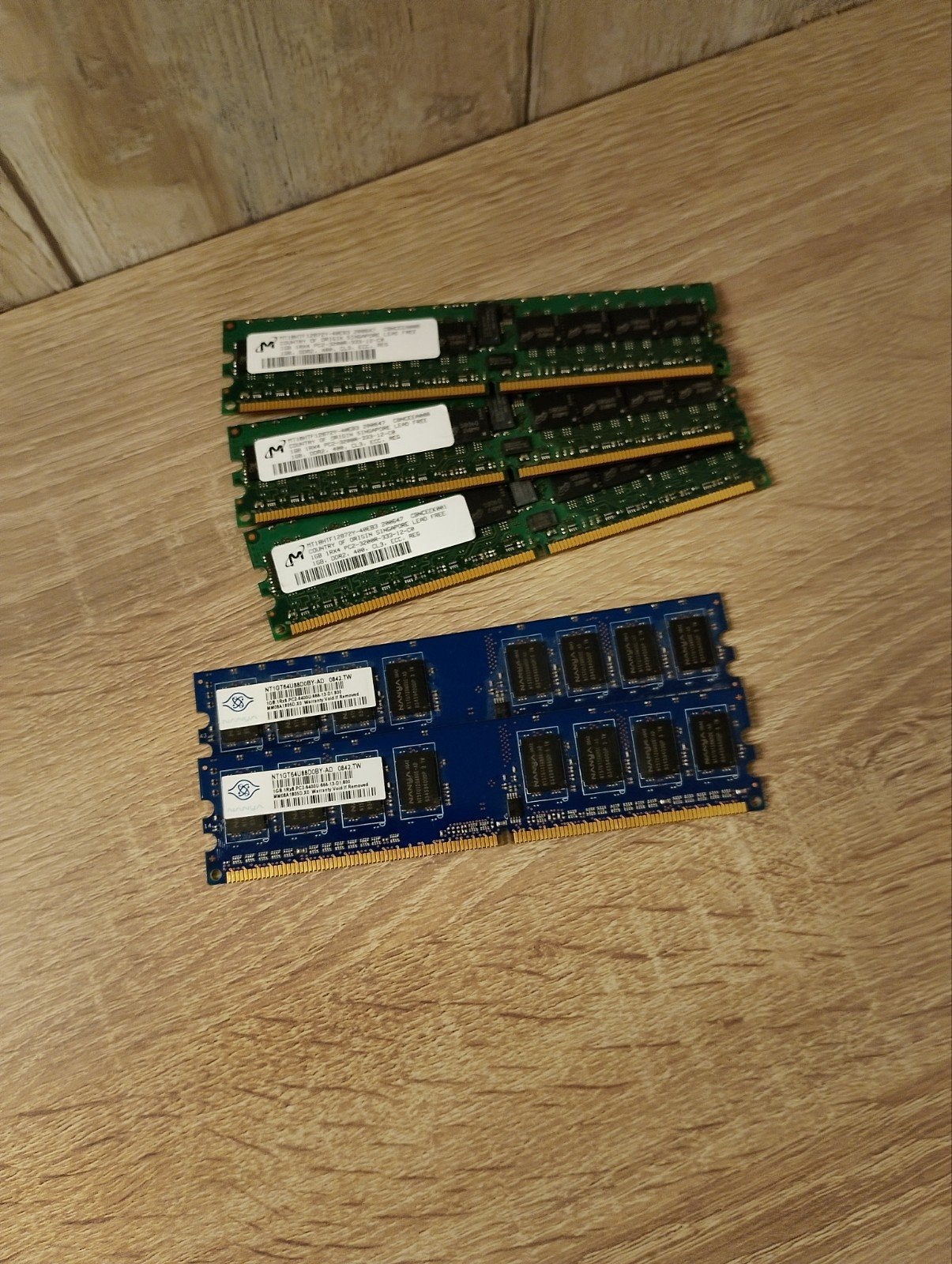 5x 1GB DDR2 RAM (2x Desktop 800MHz + 3x Server 400MHz), Server, Ophalen of Verzenden, DDR2, 800 MHz en 400 MHz