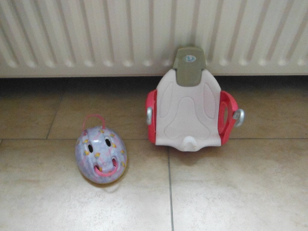 baby born fietsstoeltje met helm, Ophalen of Verzenden, Zo goed als nieuw, Babypop