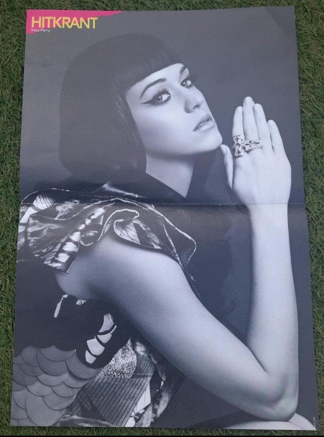 Poster 2x A4 Hitkrant 2011 Katy Perry / Chris Brown, Ophalen of Verzenden, Gebruikt, A1 t/m A3, Muziek