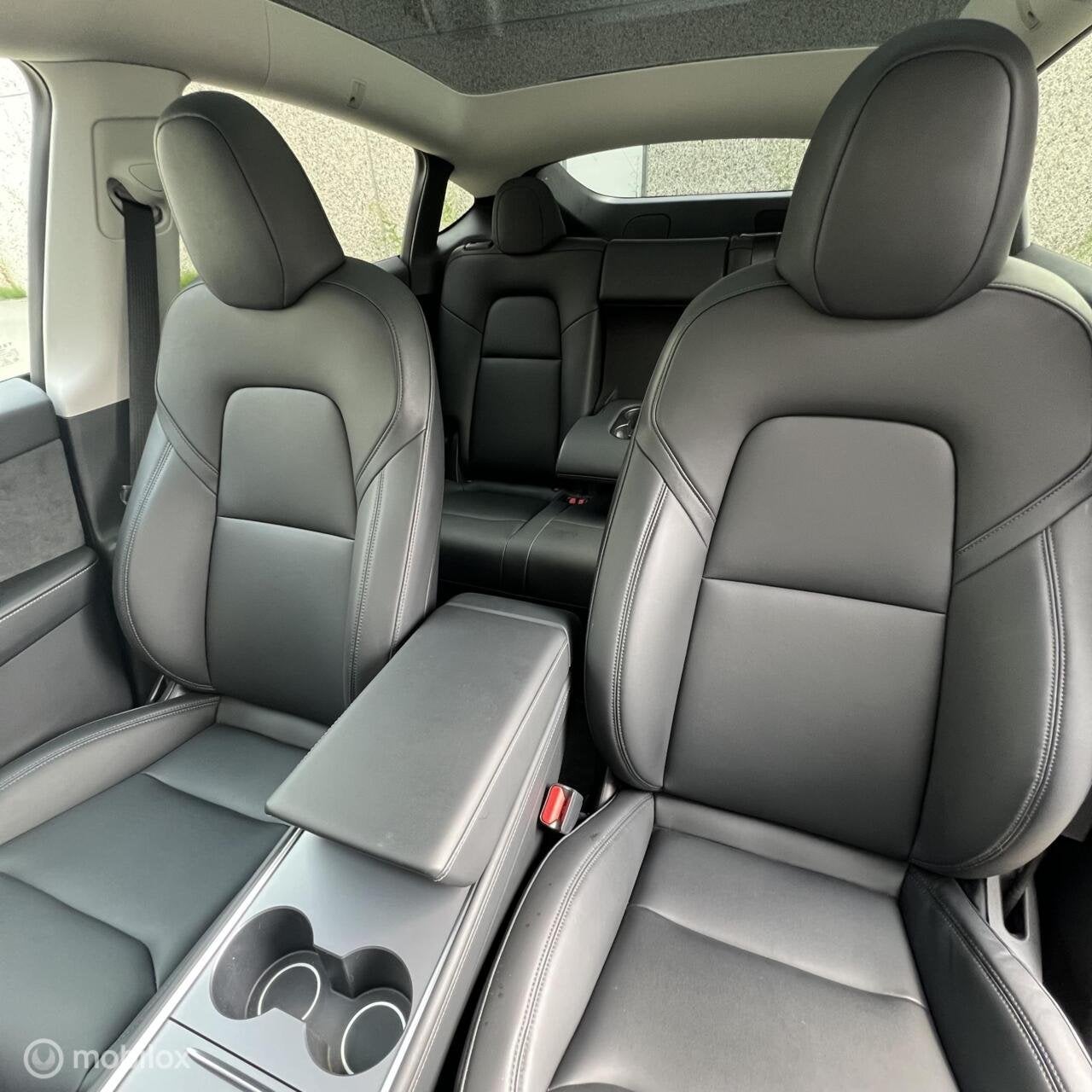 Foto 9 van Tesla Model Y Long Range AWD + MMX PACK + IAP + SOH 93.7%