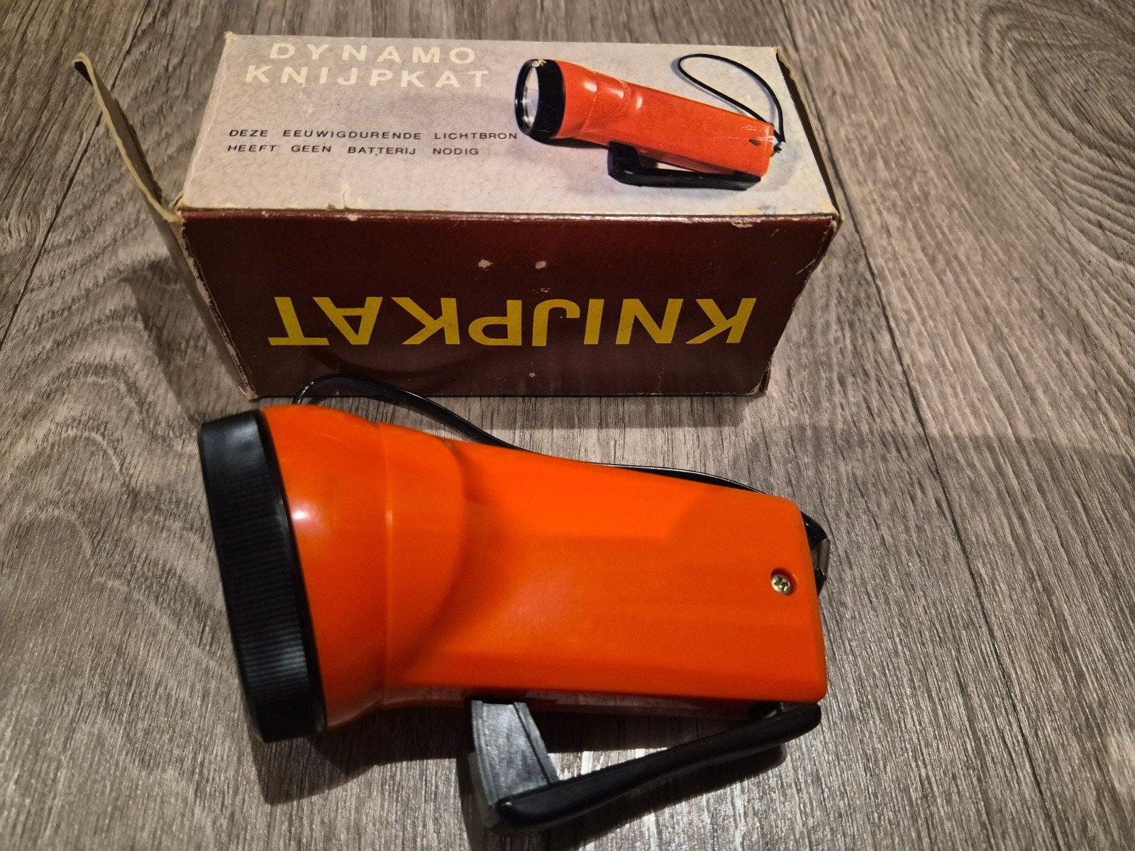 Vintage Dynamo Knijpkat Zaklamp met Originele Doos, Ophalen of Verzenden, Gebruikt