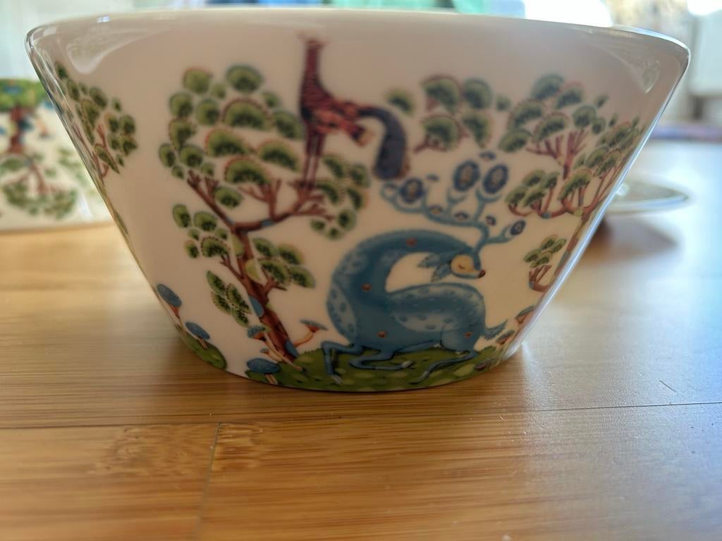 Iittala Satumetsä kom, Huis en Inrichting, Keuken | Servies, Ophalen of Verzenden, Porselein, Overige stijlen, Schaal of Schalen