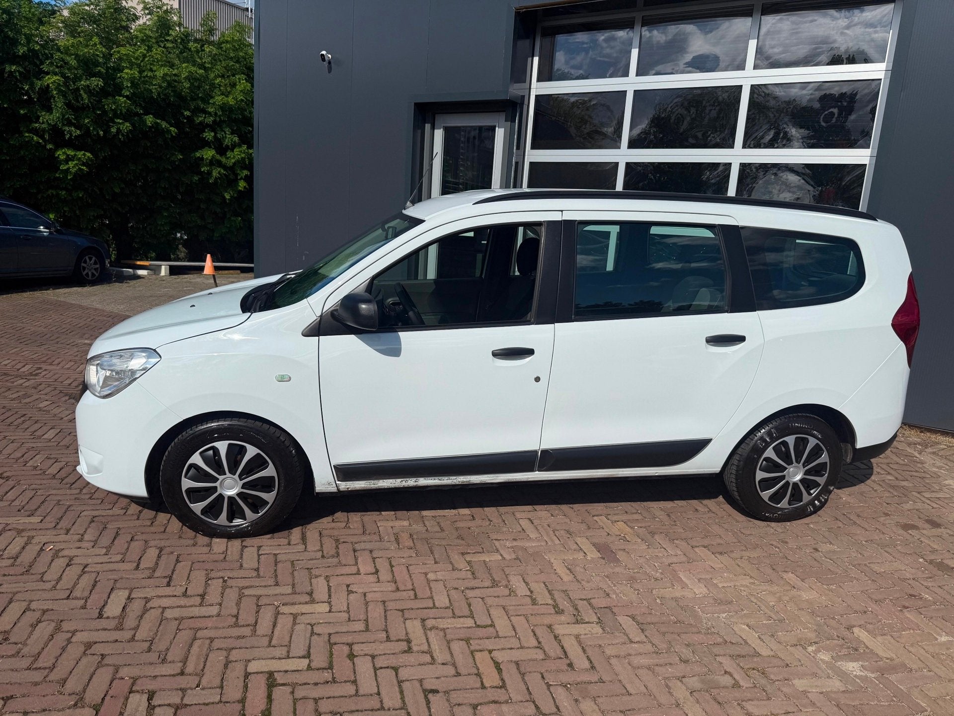 Dacia LODGY 1.3 TCe Comfort 5p., Auto's, Voorwielaandrijving, Emergency brake assist, Gebruikt, 4 cilinders