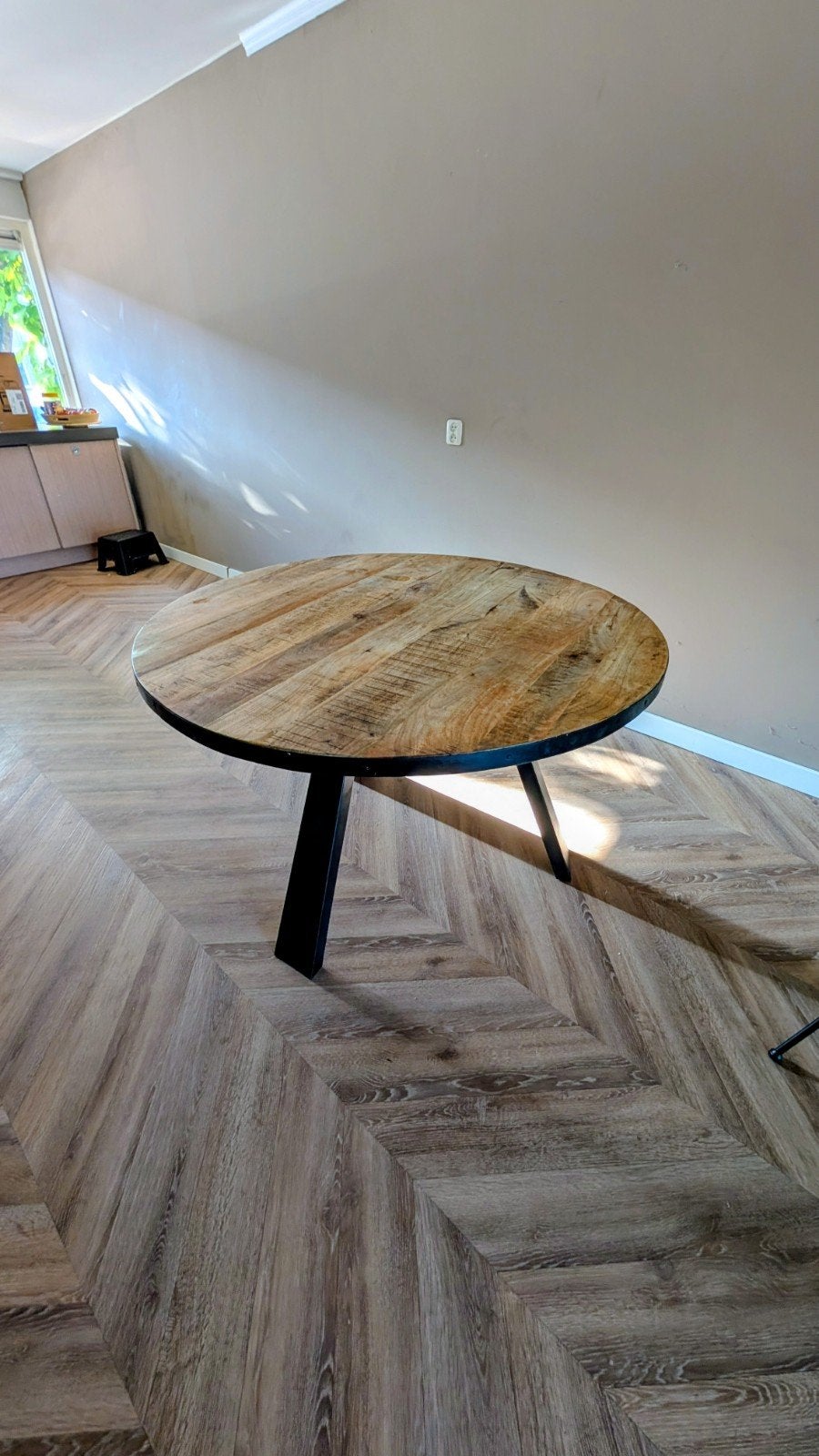 Round Dining Table – Solid Wood & Steel, Ophalen, Rechthoekig, 50 tot 100 cm