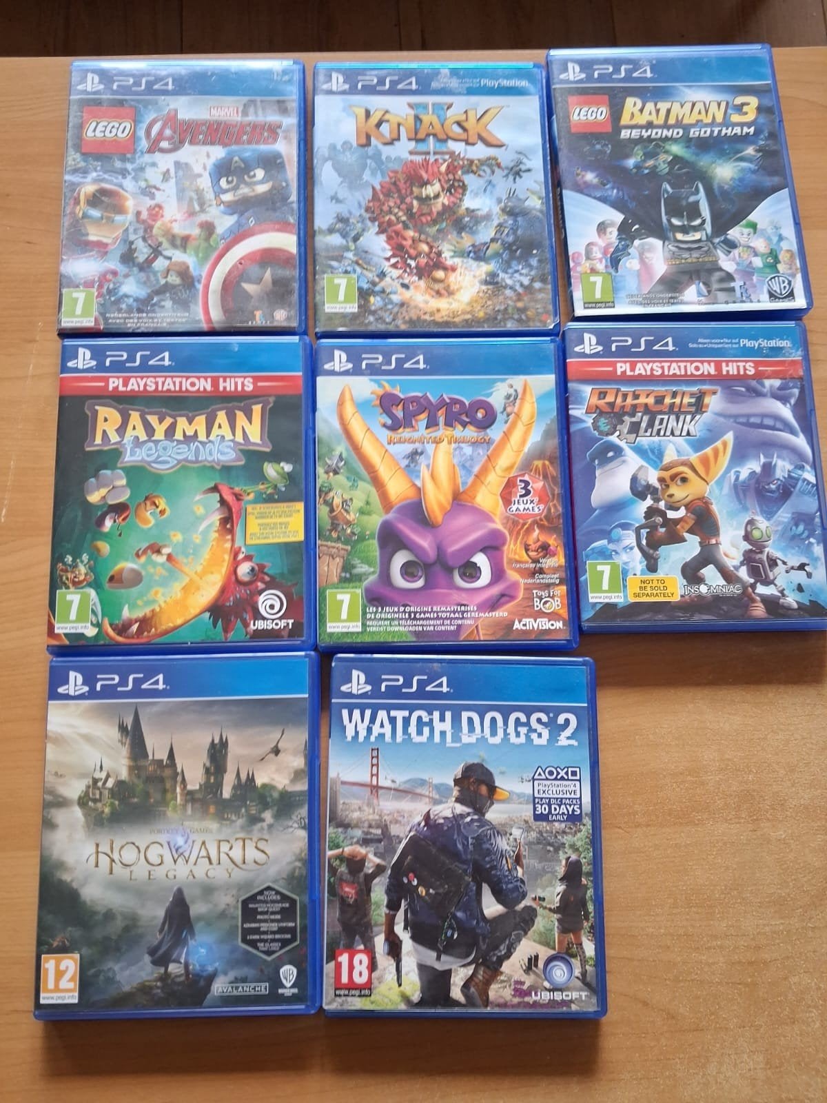 PlayStation 4 Slim met 2 controllers en 8 games, Ophalen, Gebruikt