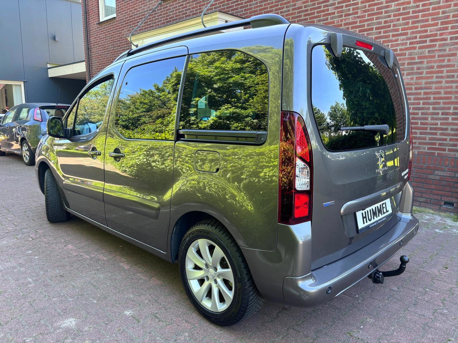 Peugeot Partner Tepee 1.2 PureTech Allure, Voorwielaandrijving, Stof, 1199 cc, Origineel Nederlands