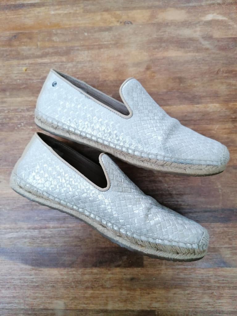 Ugg uggs zacht leren espadrilles maat 38 beige met glim, UGG, Beige, Ophalen of Verzenden, Espadrilles of Moccasins