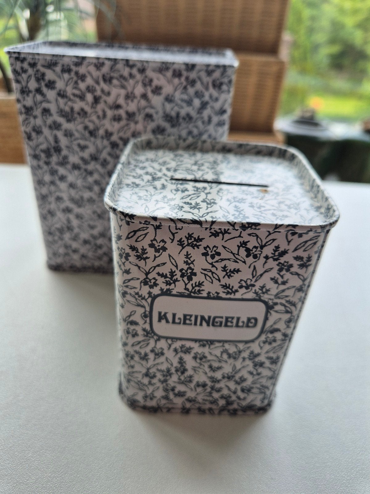 Spaarpot blikjes Vintage met bloemenprint - Set van 2, Ophalen of Verzenden, Gebruikt, Metaal of Blik, Overige thema's