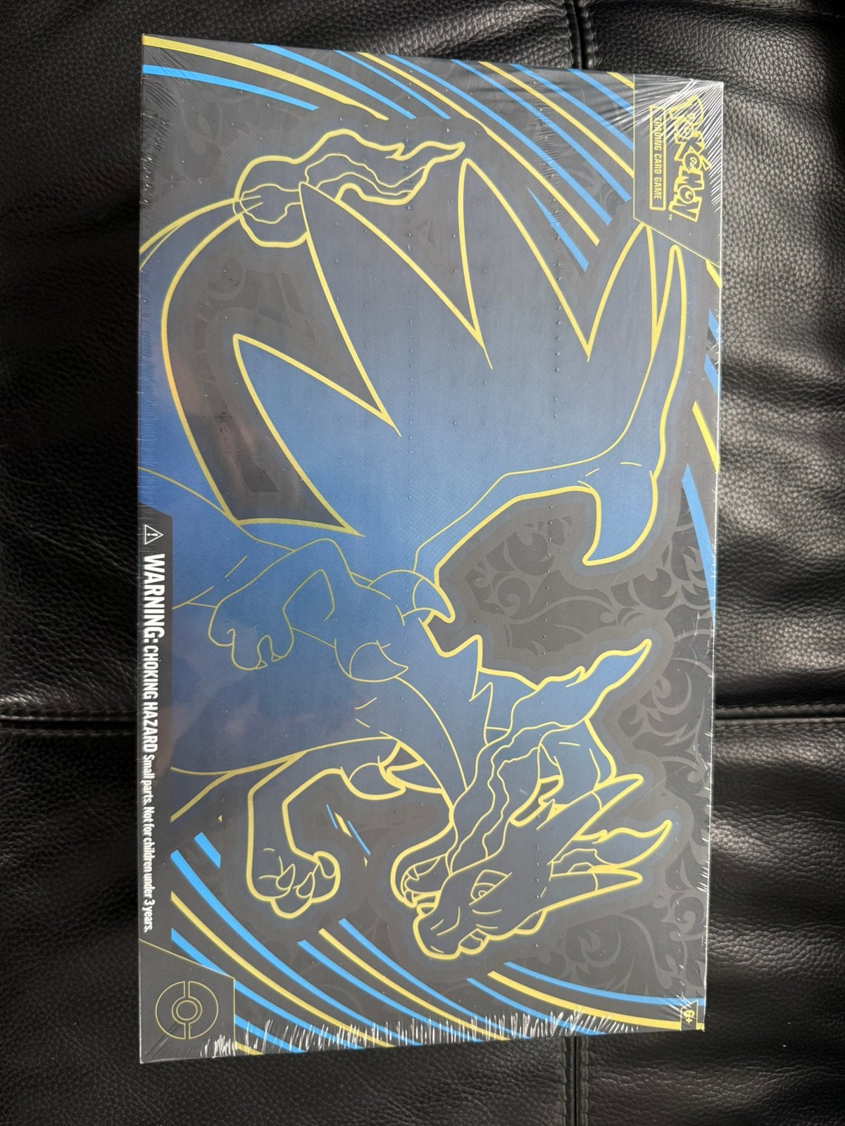 mega charizard x ex ultra premium collection, Ophalen of Verzenden, Zo goed als nieuw