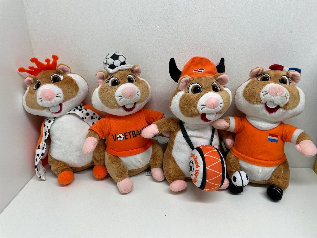 4 AH oranje voetbal hamsters, Ophalen of Verzenden, Gebruikt, Hamster