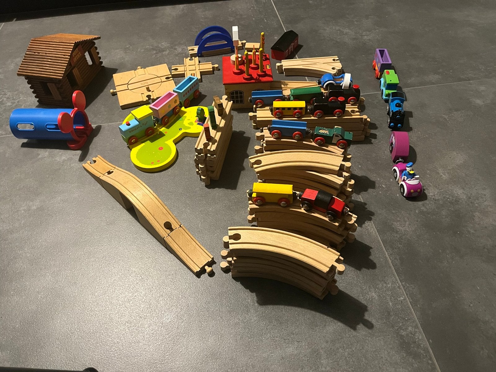 Brio houten treinbaan met accessoires, Ophalen, Gebruikt