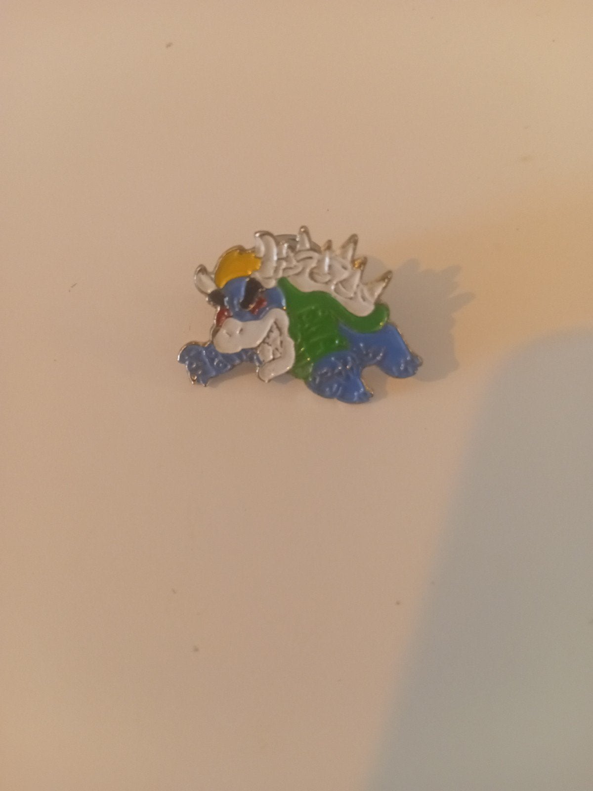 Nintendo Bowser pin - Super Mario Bros, Ophalen of Verzenden, Gebruikt, Figuurtje, Speldje of Pin