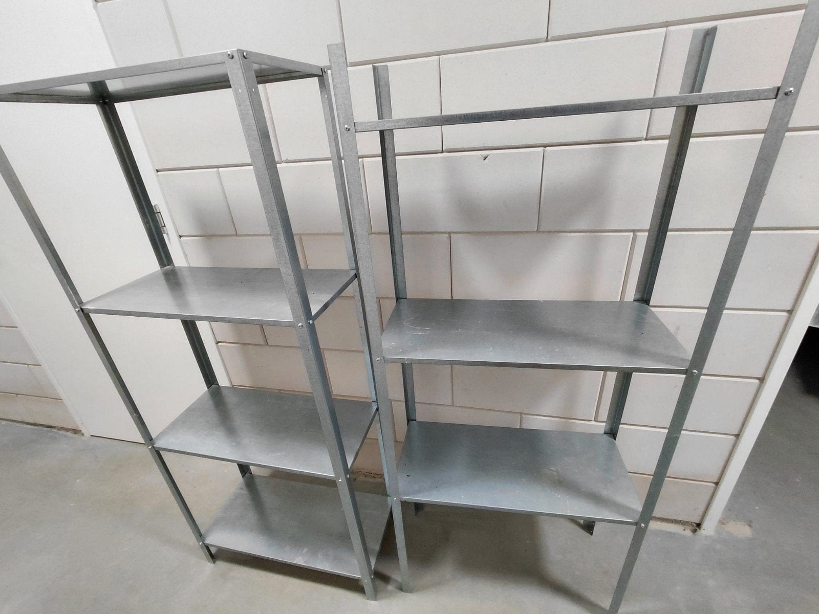 Metalen rekken - 2 stuks, Ophalen, Gebruikt