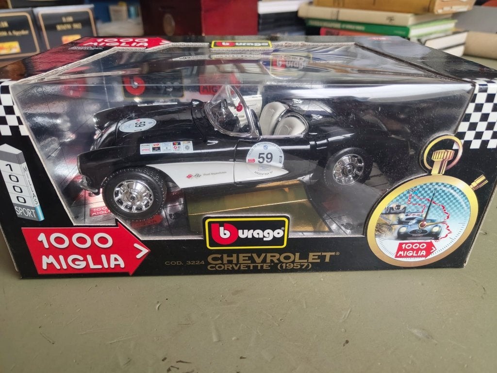 Burago Chevrolet Corvette (1957) 1:18, Hobby en Vrije tijd, Verzenden, Nieuw, Auto, Bburago