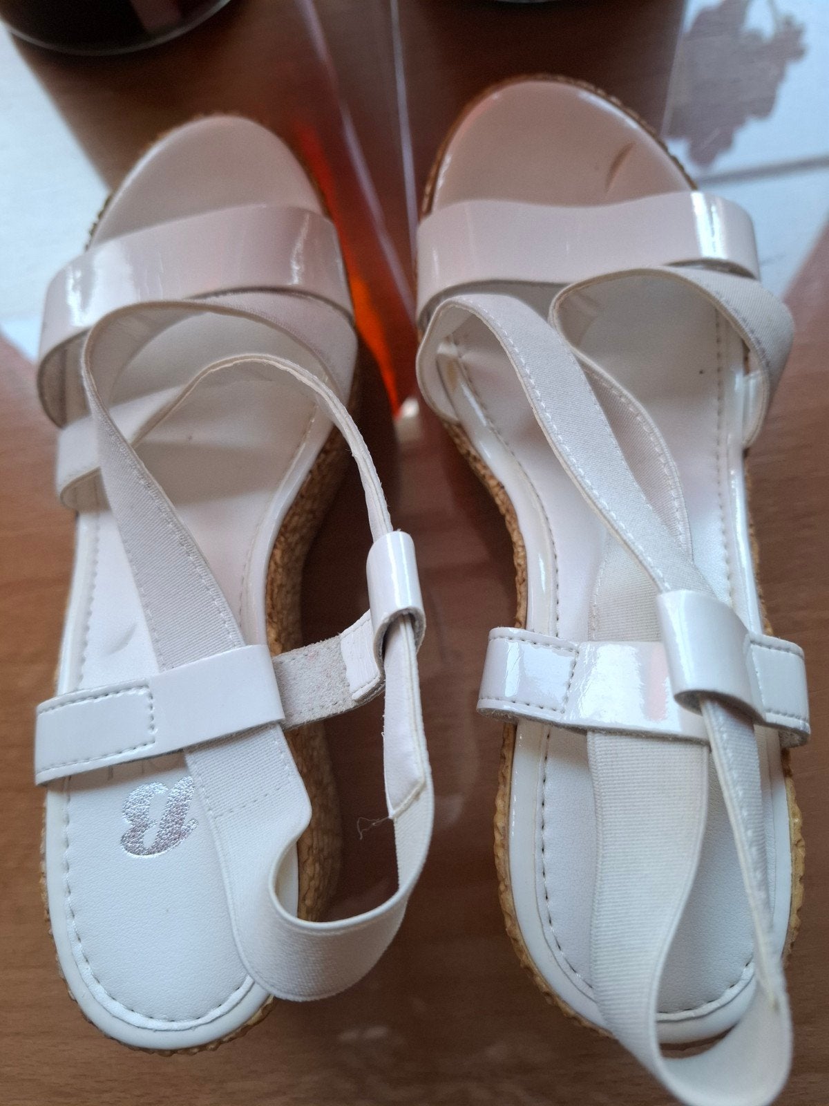 Mooie witte sleehak sandalen, elegant & comfortabel, maat 34, Verzenden, Nieuw, Wit, Sandalen of Muiltjes