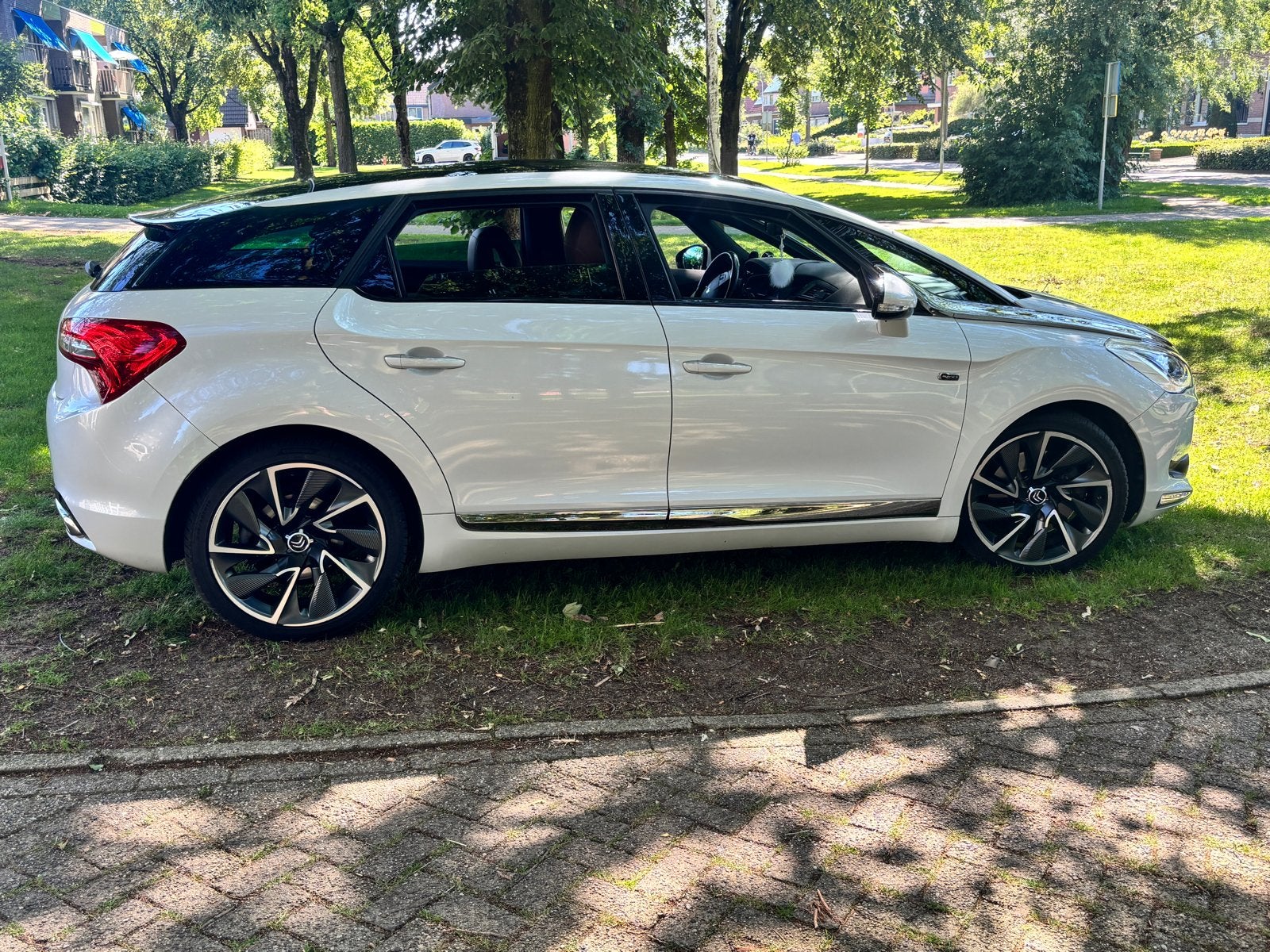 Citroën DS5 2.0HYBRID4 147/200 (120+27) EGS 2013 Wit, Auto's, Citroën, Automaat, 4 cilinders, Origineel Nederlands, Bedrijf