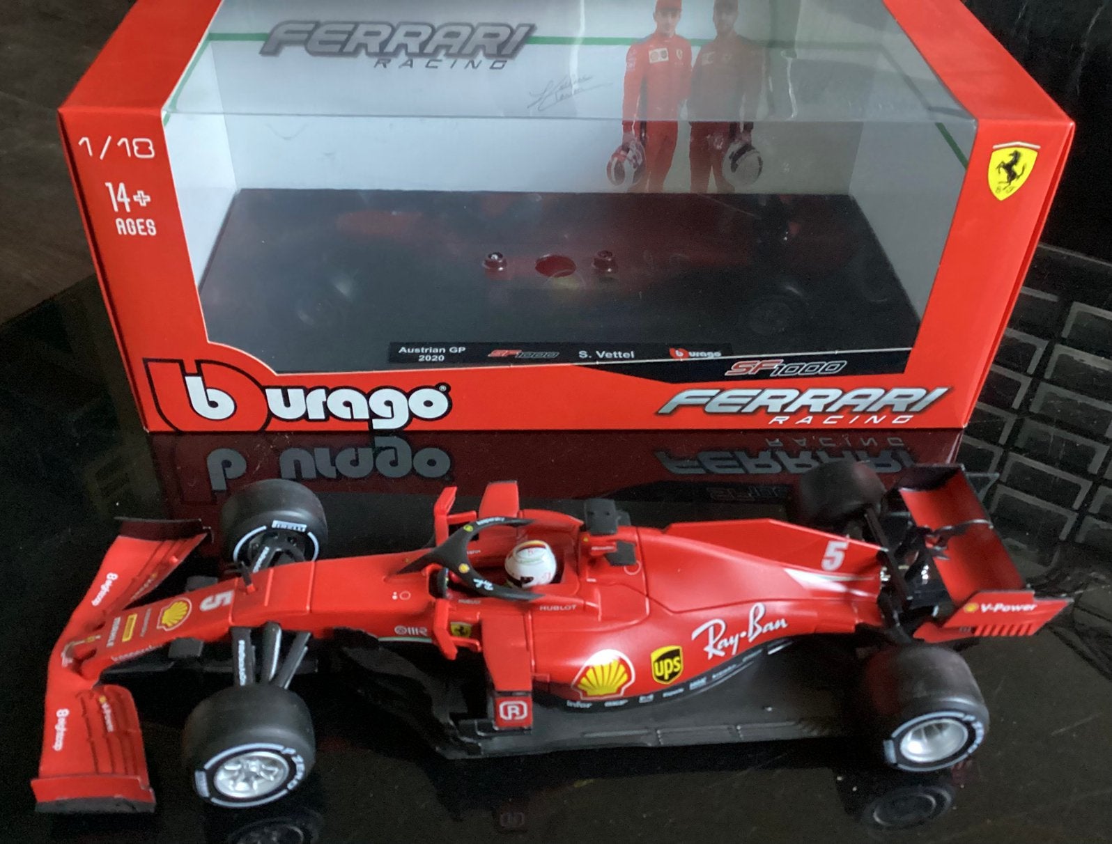Ferrari SF1000 F1 Vettel, Hobby en Vrije tijd, Modelauto's | 1:18, Ophalen of Verzenden, Zo goed als nieuw, Auto, Bburago