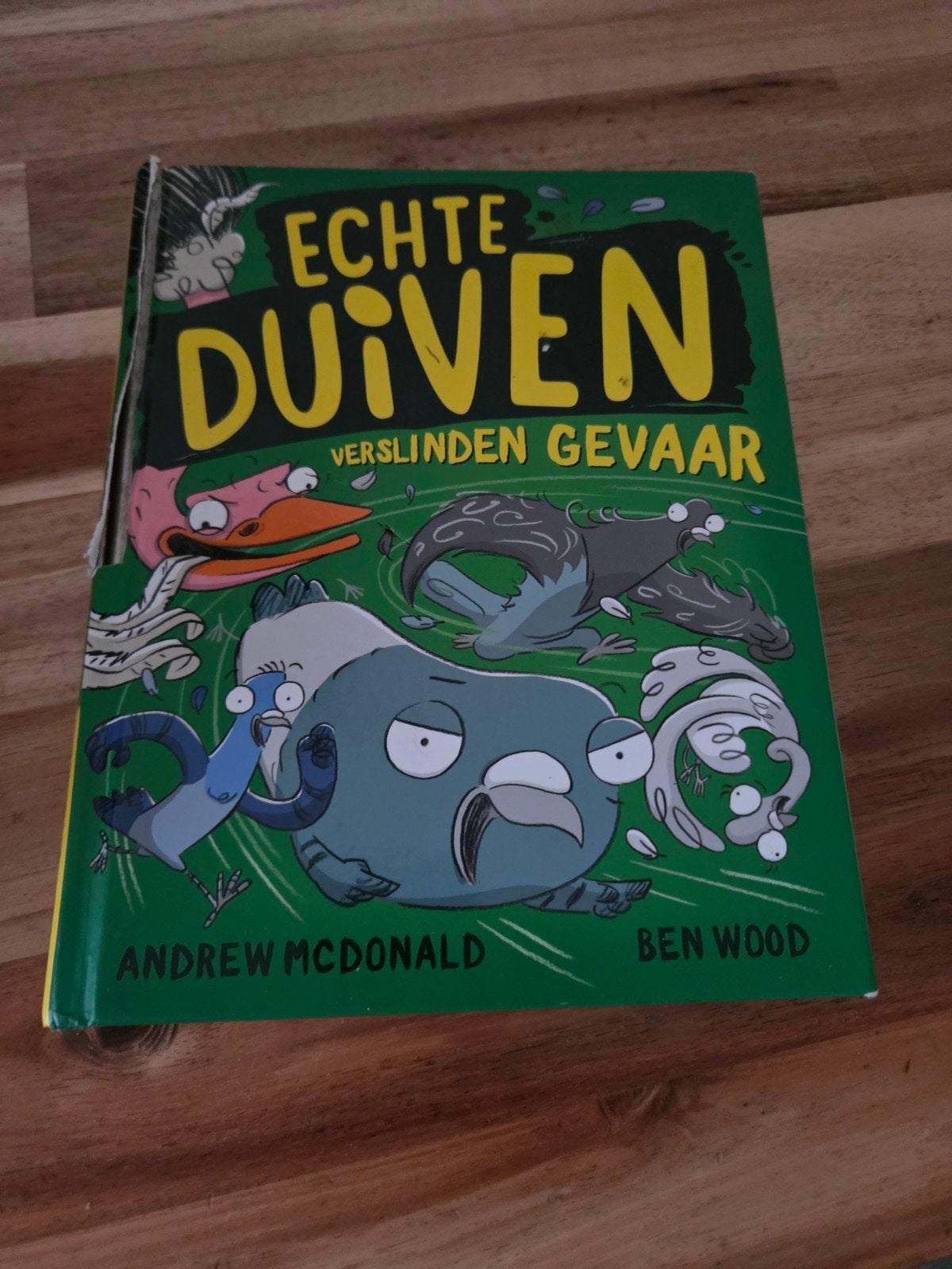 Echte duiven verslinden gevaar, Gelezen, Ben wood, Ophalen of Verzenden, Fictie