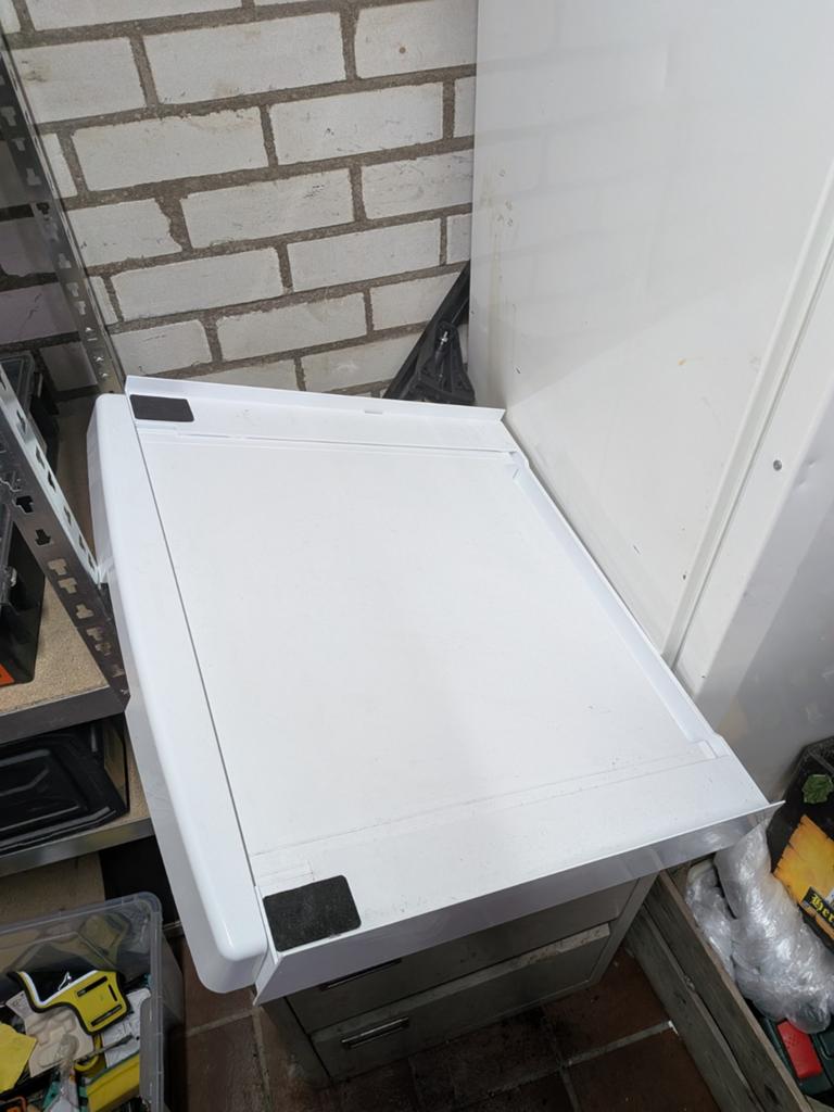 Tussenstuk wasmachine/droger, Witgoed en Apparatuur, Wasmachines, Ophalen, Zo goed als nieuw, 1200 tot 1600 toeren, Minder dan 85 cm