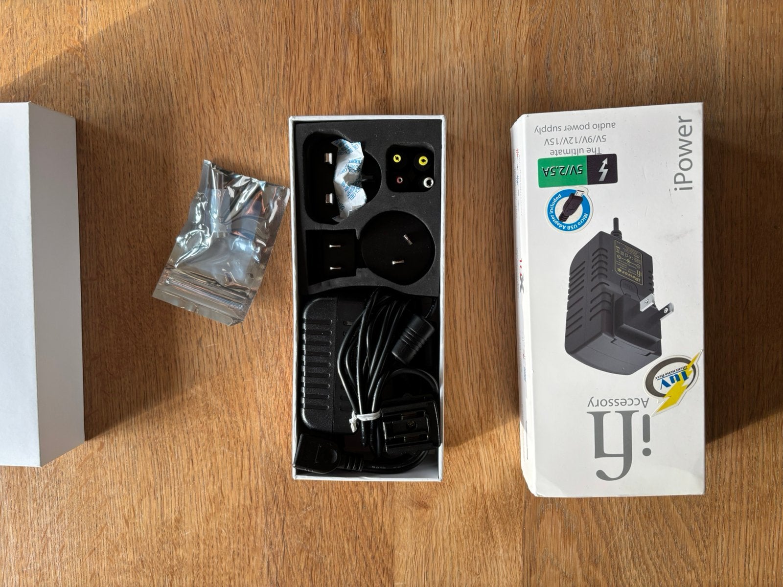 iFi iPower 5V/2,5A – ultra low noise voeding, Ophalen of Verzenden, Zo goed als nieuw