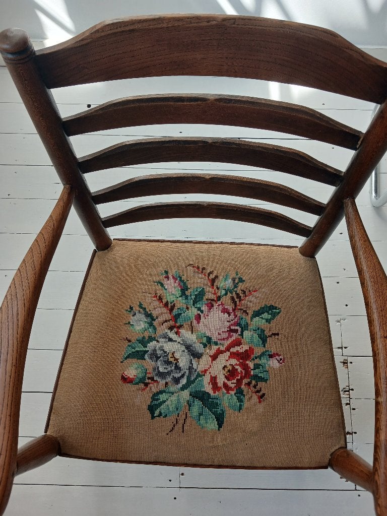 Damesstoel fauteuil antiek, Ophalen
