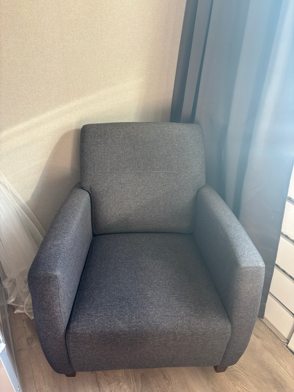 Comfortabele grijze fauteuil (gratis), Ophalen, Stof