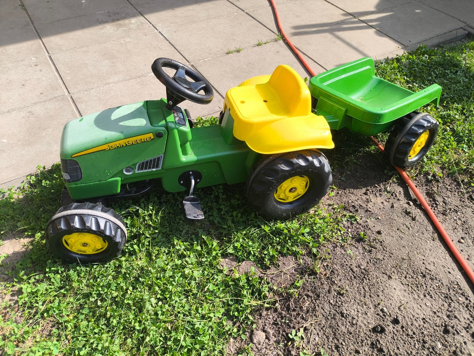 John Deere traptractor met aanhanger, Kinderen en Baby's, Speelgoed | Buiten | Voertuigen en Loopfietsen, Ophalen, Gebruikt, Trapvoertuig