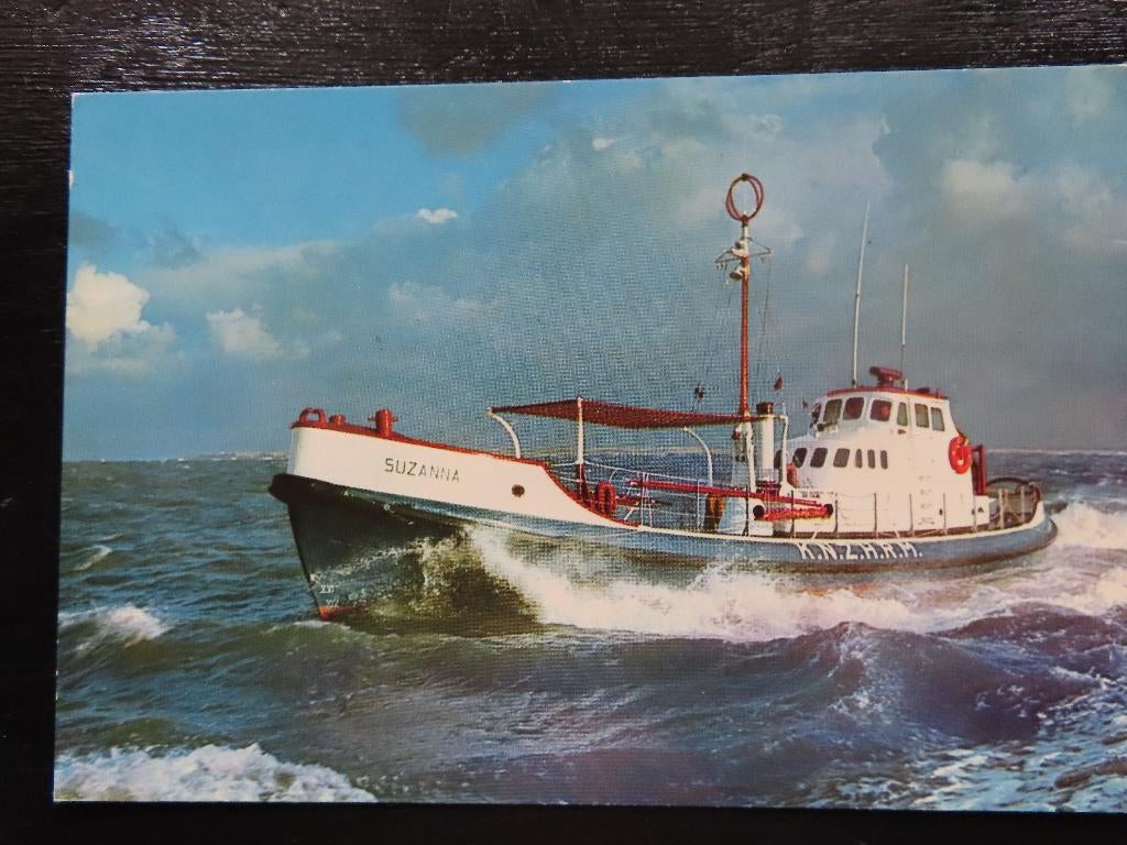 ansichtkaart reddingboot "Suzanna" KNRM, Verzamelen, Scheepvaart, Ophalen of Verzenden, Motorboot, Kaart, Foto of Prent