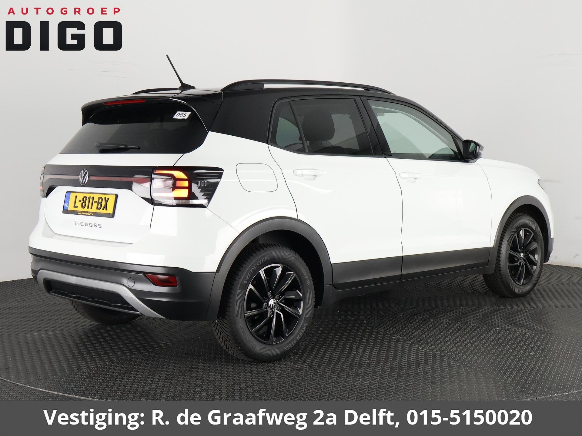 Volkswagen T-Cross 1.0 TSI Life Two-Tone | Apple Carplay & A, Auto's, Start-stop-systeem, Gebruikt, 95 pk, Wit