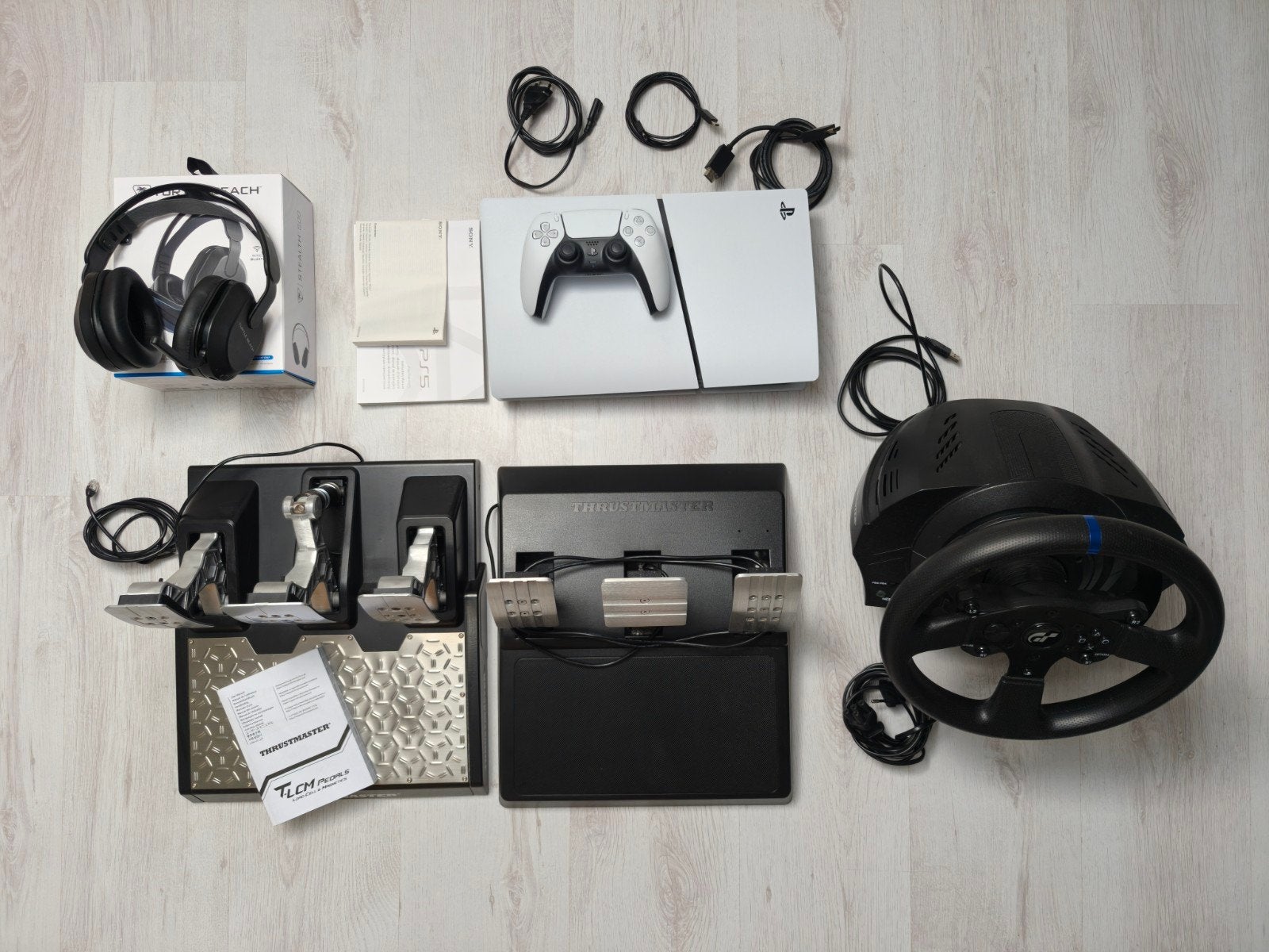 PlayStation 5 1TB + Thrustmaster T300gt met T-lcm padelen, Ophalen, Zo goed als nieuw, PlayStation 5, Draadloos