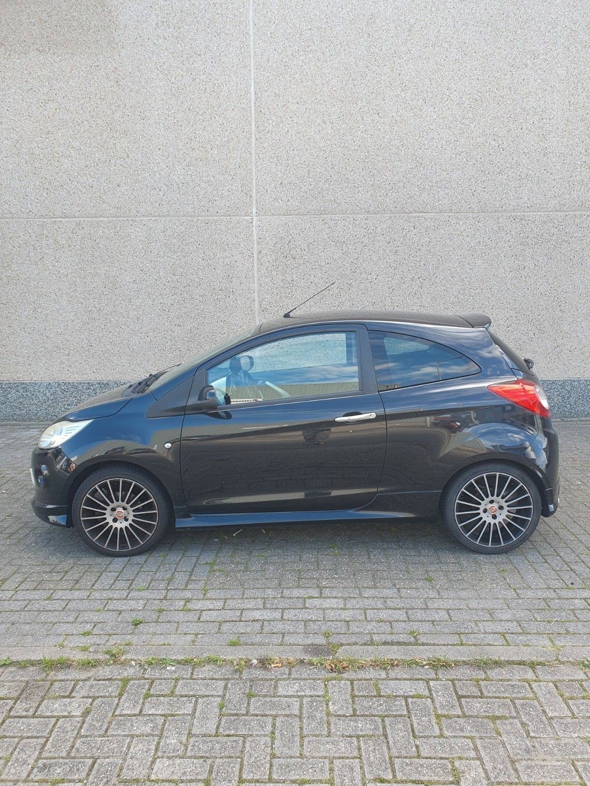 Te Koop Ford Ka 2009, Voorwielaandrijving, Stof, 4 cilinders, Zwart