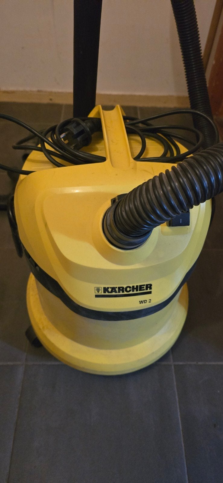 karcher wd2 met veel extra, Ophalen of Verzenden, Zo goed als nieuw, Waterstofzuiger