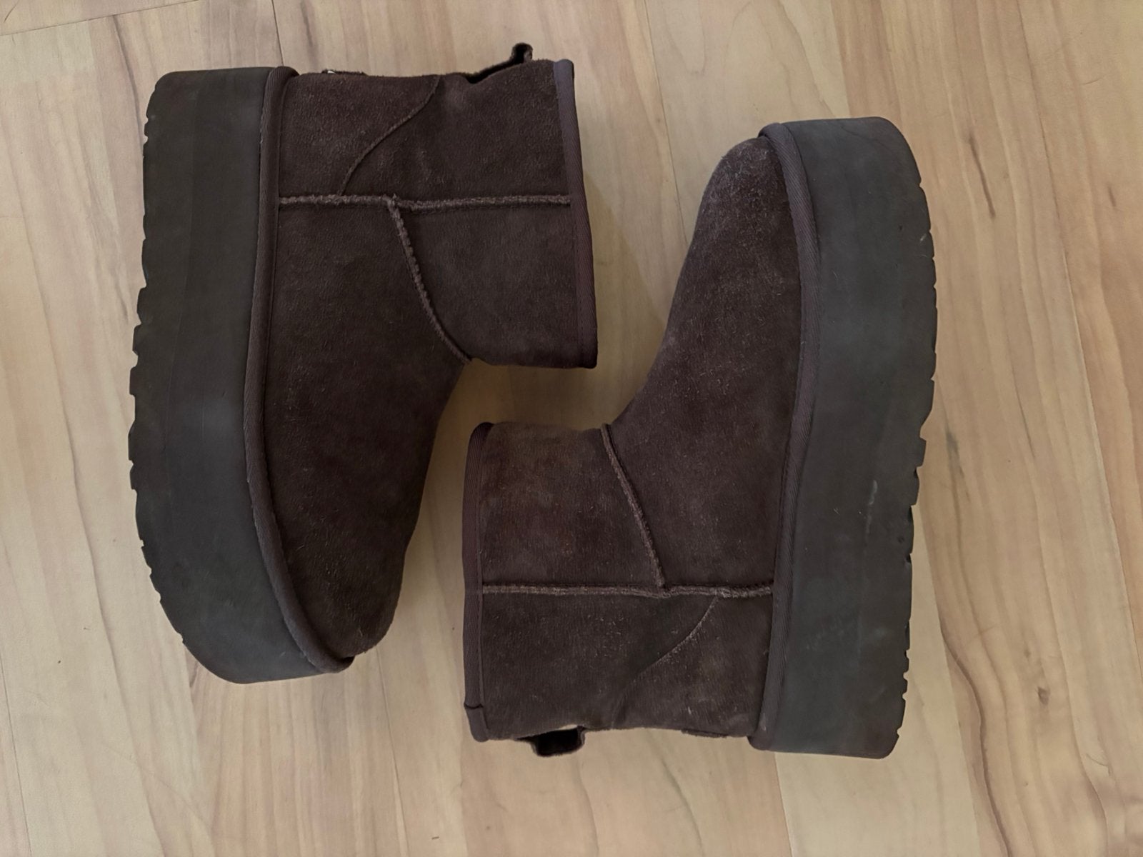 Originele bruine Ugg mini plateau enkellaarzen mt 39, Kleding | Dames, Bruin, Lage of Enkellaarzen, Ophalen of Verzenden, Zo goed als nieuw