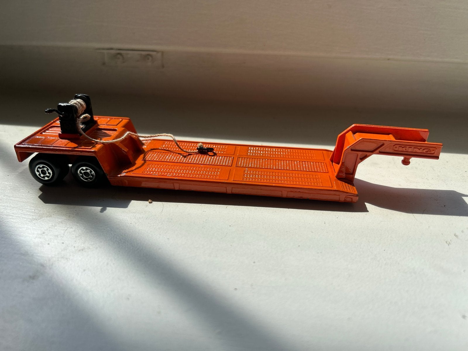 Oude Matchbox Super Kings K-23 Low Loader (1973) - Oranje, Ophalen of Verzenden, Gebruikt