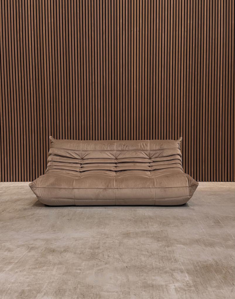 Ligne Roset Togo driezits - Velvet bruin, Antiek en Kunst, Ophalen of Verzenden