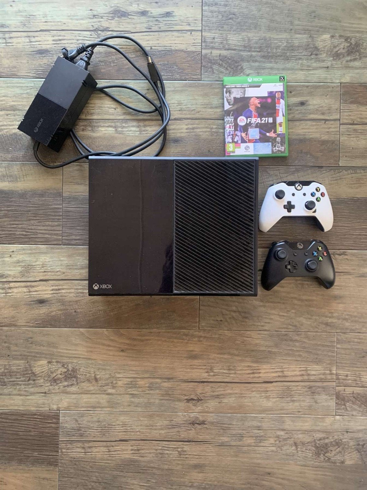 Xbox One met controllers, games en kabels, Spelcomputers en Games, Spelcomputers | Xbox One, Xbox One, Met 2 controllers, Ophalen of Verzenden