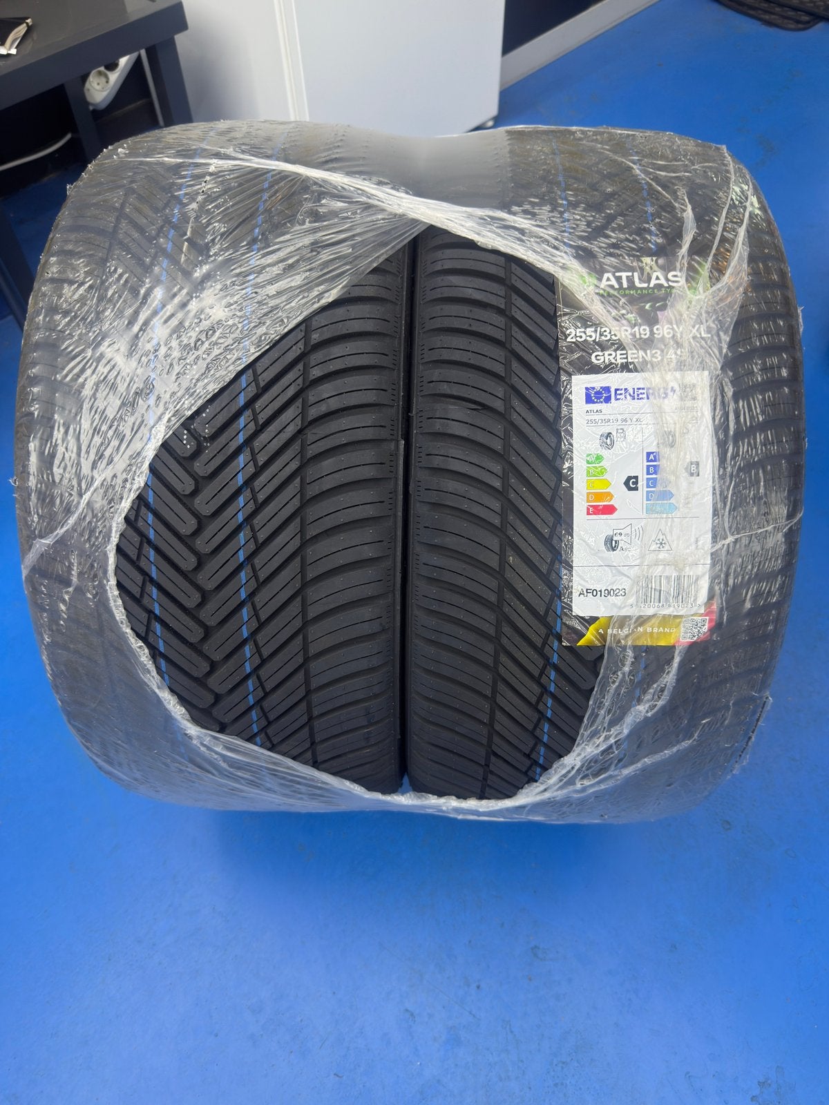 2x Allseason Atlas Banden Nieuw, 255 mm, Nieuw, All Season, Band(en)