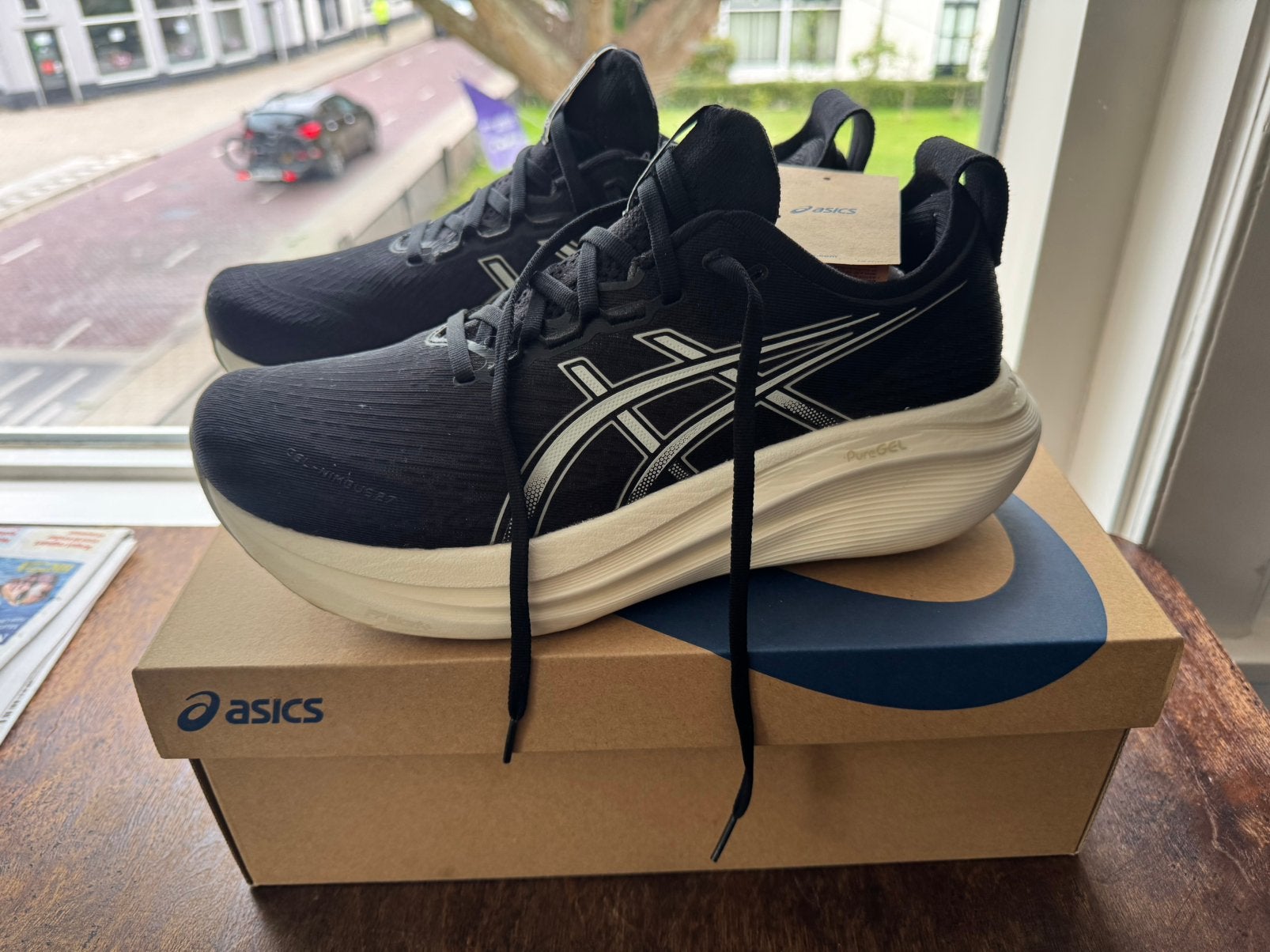 ASICS Gel-Nimbus 27 heren maat 44,5 – vrijwel nieuw, Sport en Fitness, Loopsport en Atletiek, Ophalen of Verzenden, Zo goed als nieuw