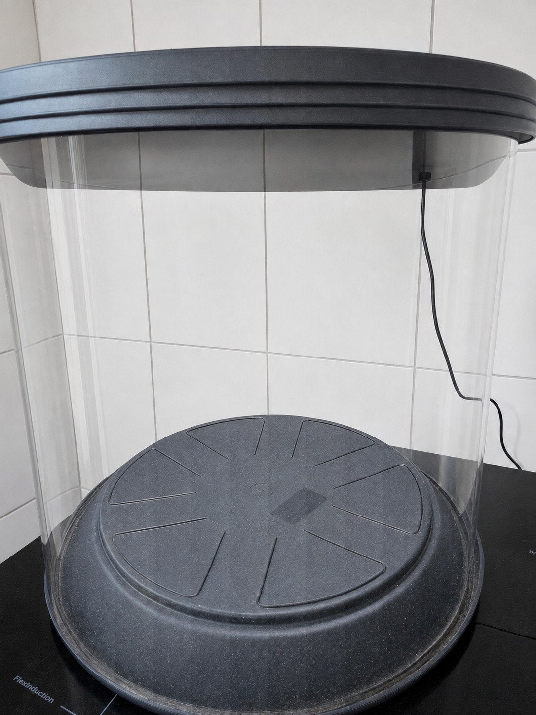 Terrarium rond van plexiglas, Dieren en Toebehoren, Ophalen, Zo goed als nieuw, Terrarium of Paludarium