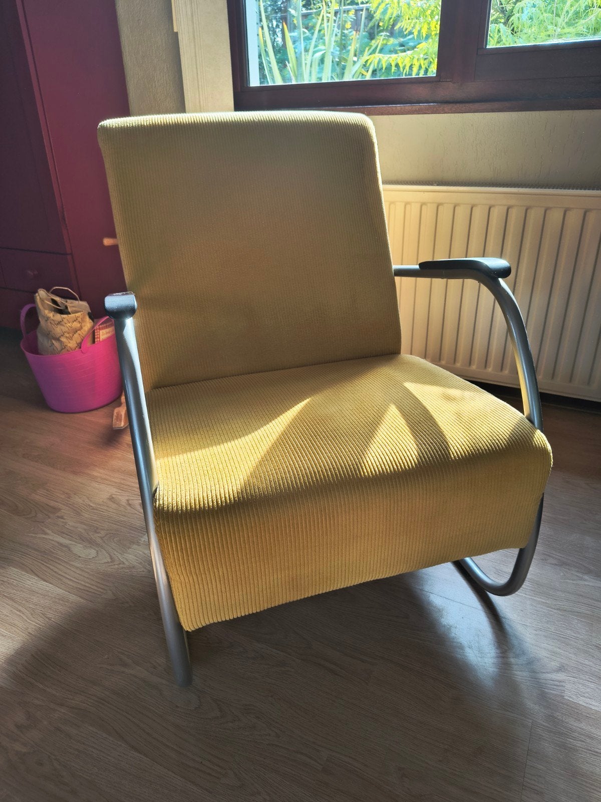 Luxe stoel van gele rib., Huis en Inrichting, Fauteuils, Ophalen, Gebruikt, Stof, 50 tot 75 cm