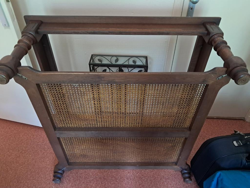 Salon tafel met rotan en losse glasplaat, Ophalen