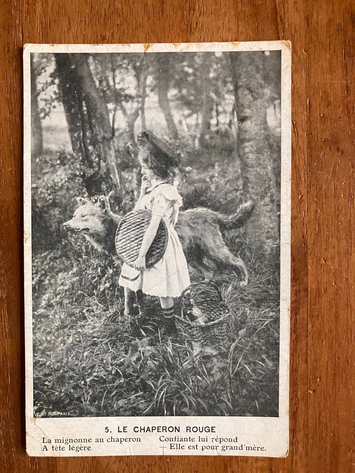 Antiek sprookje: Le Chaperon Rouge - Roodkapje en de wolf, Verzamelen, Ophalen of Verzenden, Voor 1920, Ongelopen, Overige thema's